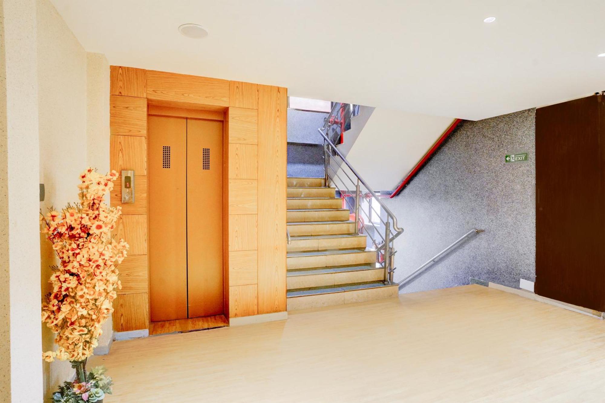 Palette- Siddharth Inn Gandhinagar Exterior photo